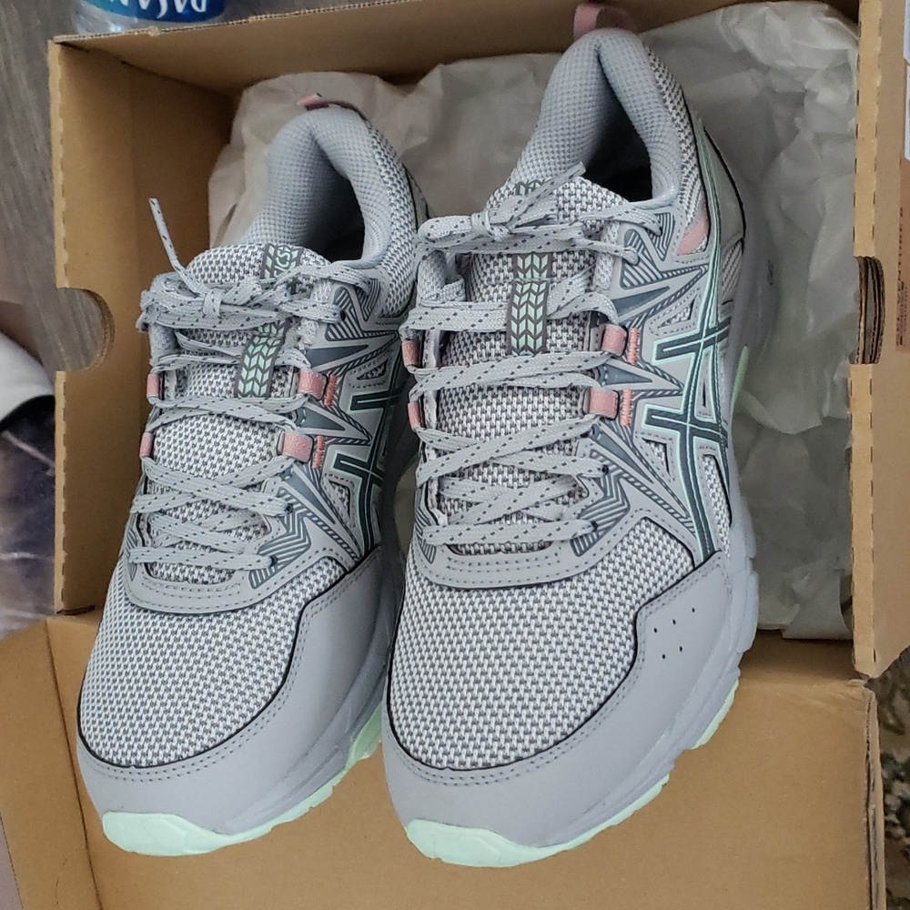 COPY - Asic gel venture 8 women's size 9.5wide